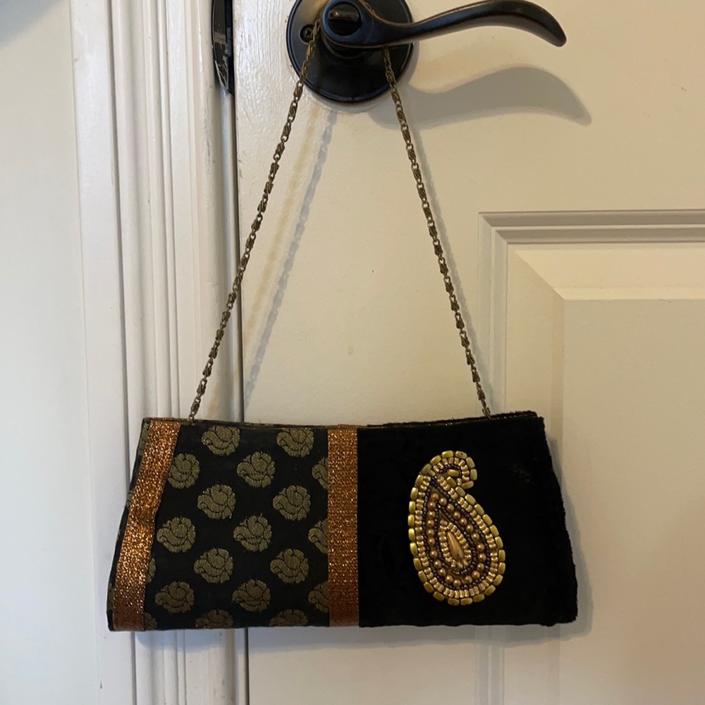 Ethnic printed clutch